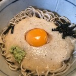 はつ花 - 同店の名物、貞女そば。自然薯の粘りと旨味が素晴らしいです。