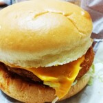 McDonald's - ビーフデミチーズグラコロバーガー　アップ