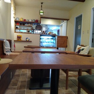 Cafe クマとサーモンと_2