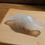 天史朗鮨 - 握り　マトウダイ昆布締め