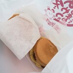 あじまん - 料理写真:あじまん110円(つぶあん、カスタード)