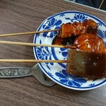 やまざき - おでん村住民達と年季の入った栓抜き