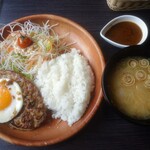 びっくりドンキー - ランチ(エッグハンバーグ200㌘)・ちょいたしカレー