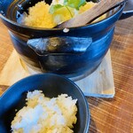 そば草香 - お茶碗に鯛めしを入れるよ！