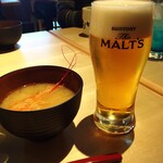 寿司あおい - 普通サイズのお椀と生ビール中。中？('Д')