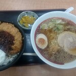 Kokeizampakingueriasunakkukona - ソースカツ丼ラーメンセット¥930