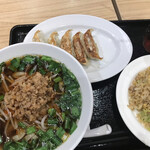 餃子・刀削麺 湘苑 - ラーメンBセット　台湾ラーメン（刀削麺）