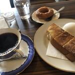 喫茶タチバナ - モーニング400円＆ドーナツ120円
      タチバナブレンド