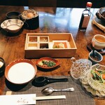 かやうさぎ - 朝食)全景① サラダなど等