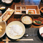 かやうさぎ - 朝食)全景② 卵焼き/焼魚/がんも等