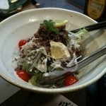 馬肉のそぼろサラダ