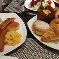 ロビーラウンジ 「マーブルラウンジ」 ヒルトン東京 - 朝食ビュッフェのパン＆洋食メニュー