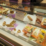 ガトー・ド・ボワイヤージュ - ショーケースの様子。