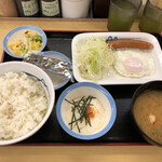 松屋 - ソーセージエッグ定食410円に選べる小鉢にはとろろを！