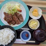 新鮮市場プラッツ中央 ちっちゃなレストラン - 