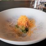 イノベーティブ フレンチ ワタハン - 前菜：鰆と人参