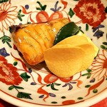 御料理 古川 - 天草一本釣りの鰆、くわいのチップ