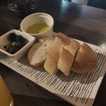 牛タンとがぶ飲みワイン まつ田屋 - 