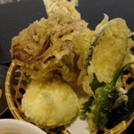 讃岐うどん 白庵 - 天ぷら多すぎ～(~_~;)