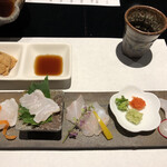 栖原温泉 - クエのお造り・タタキ。いや～ん濃厚でフグより美味しいわ！泡醤油がまた良いですね！