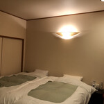 栖原温泉 - ベッド二つ(*´ω｀*)一人で寂しかったわ～彼氏と来たいよぉ