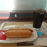 Dotoru Kohi Shoppu - アイスコーヒーMとジャーマンドックです