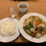 南海飯店 - かたい焼ソバ＋ライス