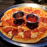 Beer Garden - 1910_Beer Garden Radio Dalam_Pizza Pepperoni@90,000Rp(ペペロニピッツァ)