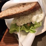 123748043 - キッパー卵サンド