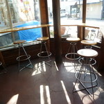 ブランジェ浅野屋 - 店内で食べられます