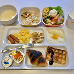 Konfoto Hoteru - 無料朝食（盛り付け例）