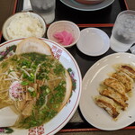 冨貴 - 餃子定食(塩)　950円