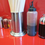 ラーメン二郎 - 卓上調味料