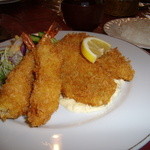 御影公会堂食堂 - 白身魚とエビフライの盛合わせ　８５０円