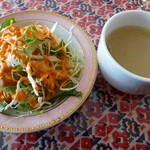 ガンジス川 - ランチのサラダとスープ