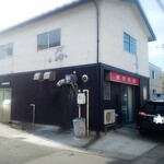 東京飯店 - 店前に車が駐まっていればエイギョウシテルのサイン