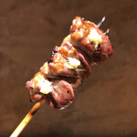 炭焼 おかげさん - 上に乗るのはおろし生姜、乗せすぎるとバランスが崩れますが絶妙のバランスです！