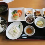 油源 - ・「湯波づくし膳(¥1650)」