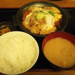 草薙の湯 お食事処 旨い蔵 - ｶﾂ煮定食820円