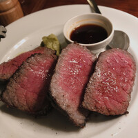 カルネジーオ イースト - 