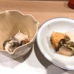 うを徳 - 能登の赤なまこと厚岸(あっけし)の生牡蠣、京都の高野豆腐と青森蝦夷あわびとたらこ