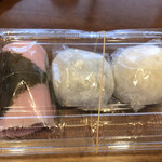三矢菓子店 - 料理写真:さくら餅と大福といちご大福