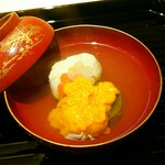 蓬左茶寮 - ＝どうまん蟹の真丈と内子の葛寄せ＝