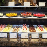 ブッフェアンドカフェ スロープサイドダイナー ザクロ - ケーキ
