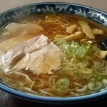 日の出食堂 - 正油ラーメン接写