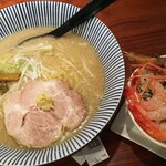 灼味噌らーめん 八堂八 - 味噌らーめん 800円、ボタン海老と甘エビの食べ比べ飯 500円、土日各10食の提供になります