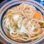 春日 - 温しょうゆうどんと生卵