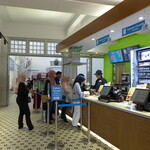 FamilyMart - レジ前