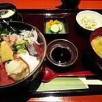 傳 - 海鮮丼