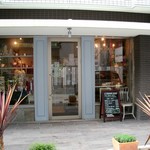 CHOUETTE - お店は駐車場スペースの奥にあるので、今まで見逃していました